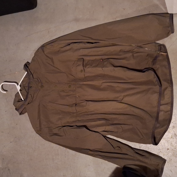 Mountain Hardwear wind jacket - Picture 2 of 4